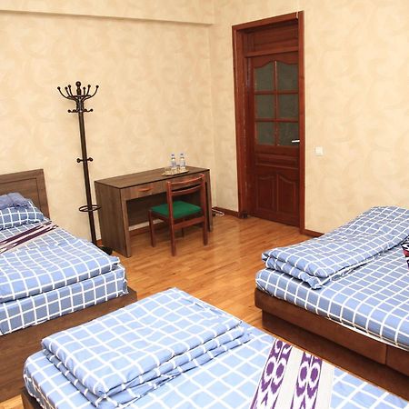 Yellow Hostel Duszanbe Zewnętrze zdjęcie