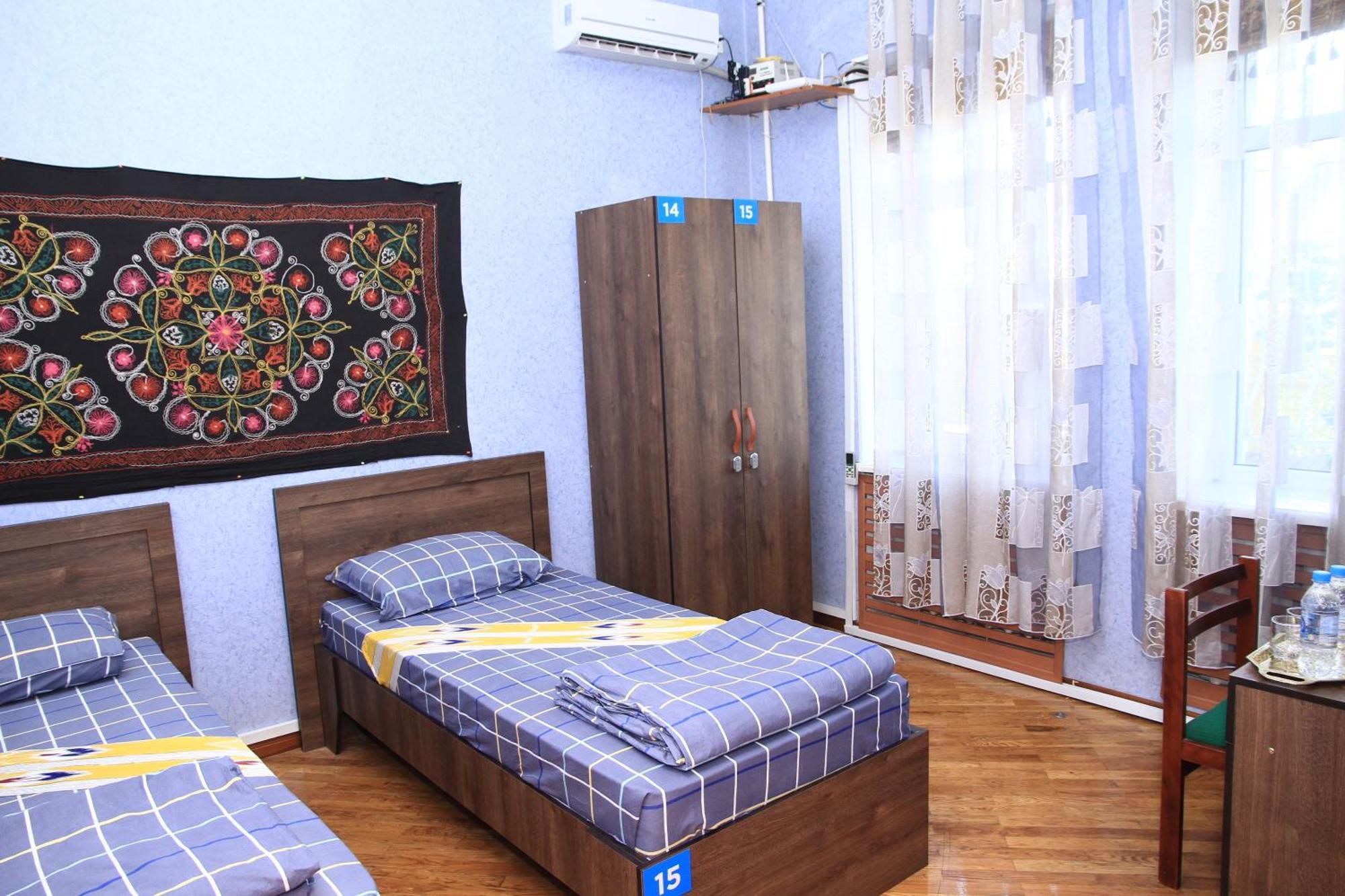 Yellow Hostel Duszanbe Zewnętrze zdjęcie