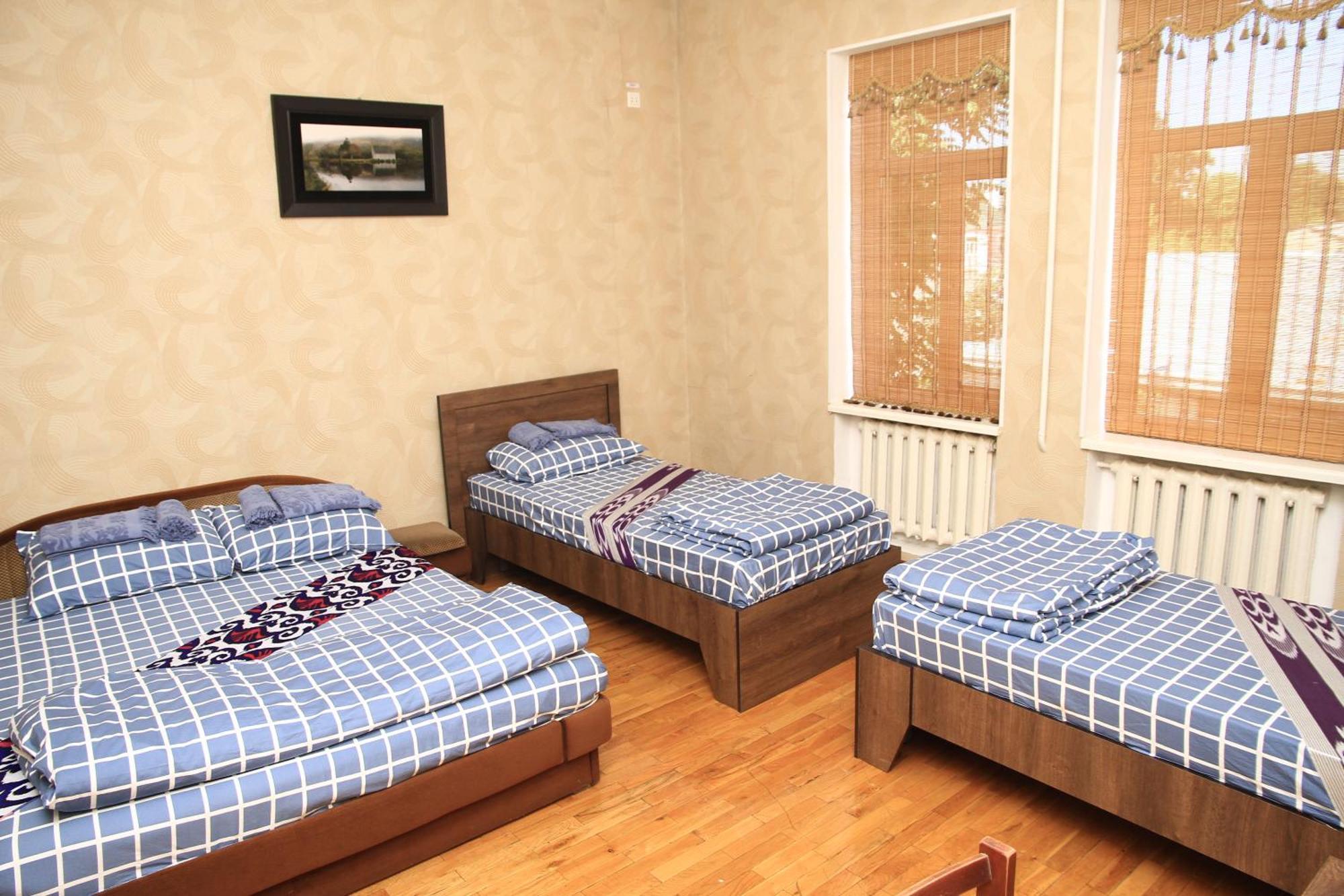 Yellow Hostel Duszanbe Zewnętrze zdjęcie