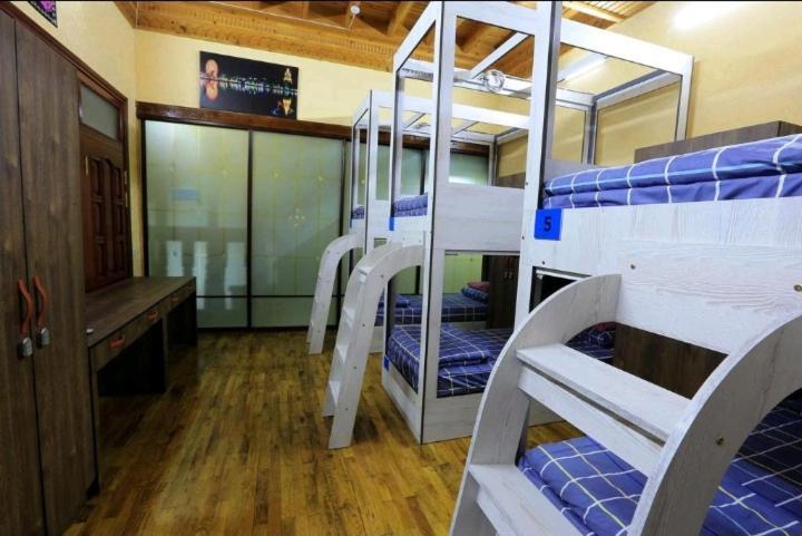Yellow Hostel Duszanbe Zewnętrze zdjęcie